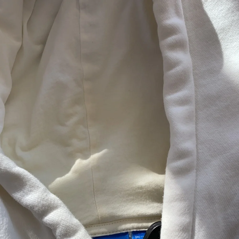 Cozy Adidas hoodie - Picture 4 of 4